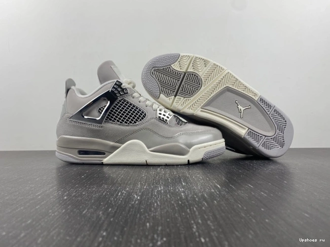 4  Jordan AQ9129-001 Moments Retro  Frozen 0822